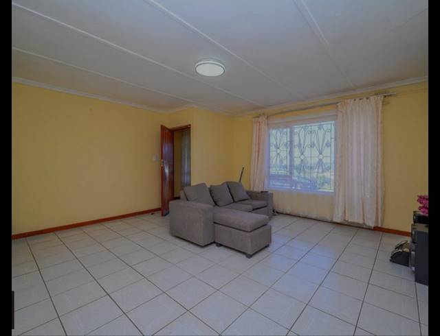 3 BEDROOM PROPERTY TO RENT IN EVEREST HEIGHTS